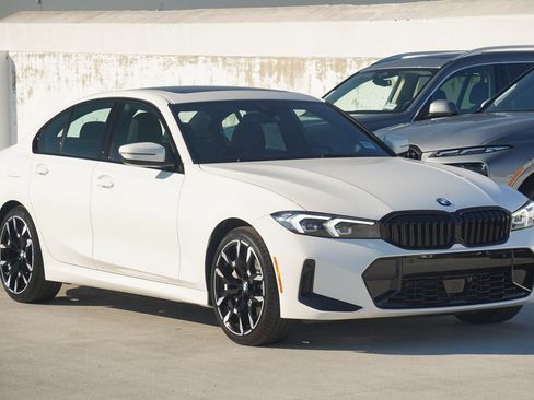 Used 2026 BMW 330i xDrive Sedan w/ M Sport Package AWD/4WD image 3
