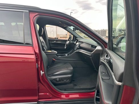 Used 2022 Jeep Grand Cherokee Trailhawk w/ Luxury Tech Group III image 28