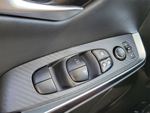 Used 2023 Nissan Sentra SR w/ SR Premium Package image 14