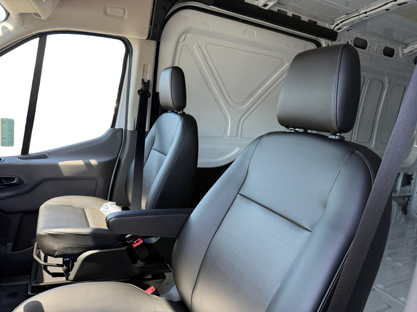 New 2026 Ford Transit 250 148 Medium Roof RWD image 16