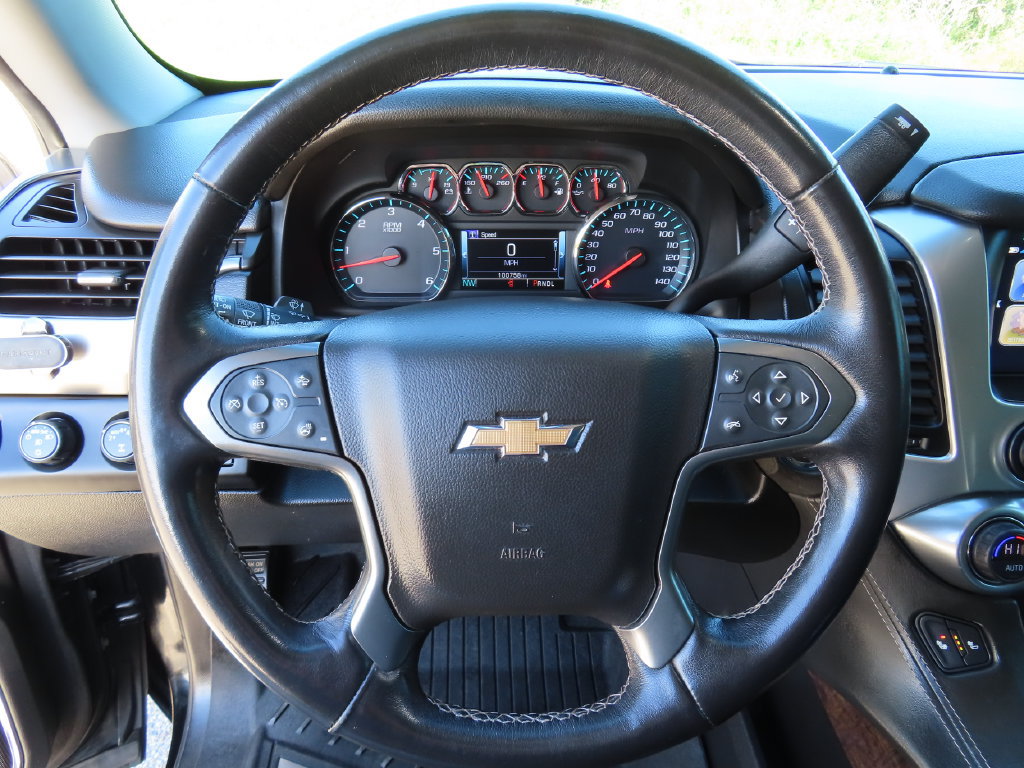 Used 2020 Chevrolet Suburban LT AWD/4WD image 25
