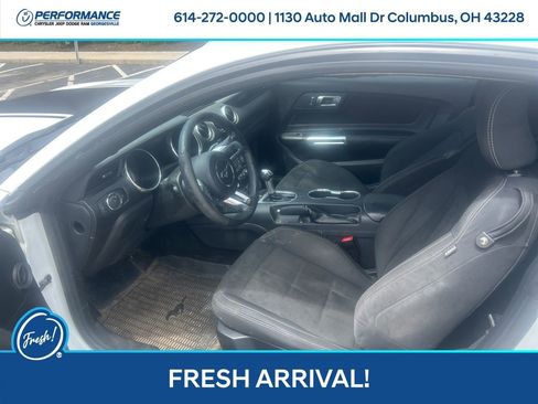 Used 2018 Ford Mustang Coupe RWD image 12
