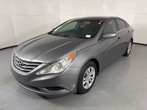 Used 2011 Hyundai Sonata GLS FWD image 4