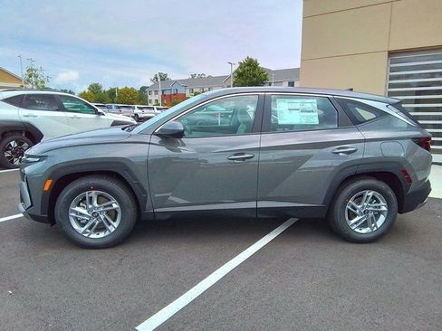 Used 2025 Hyundai Tucson SE image 4