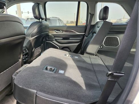 Used 2022 Jeep Grand Cherokee Limited 4xe image 36