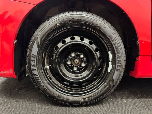 Used 2011 Toyota Matrix image 12