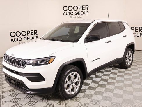 Used 2025 Jeep Compass Sport image 9