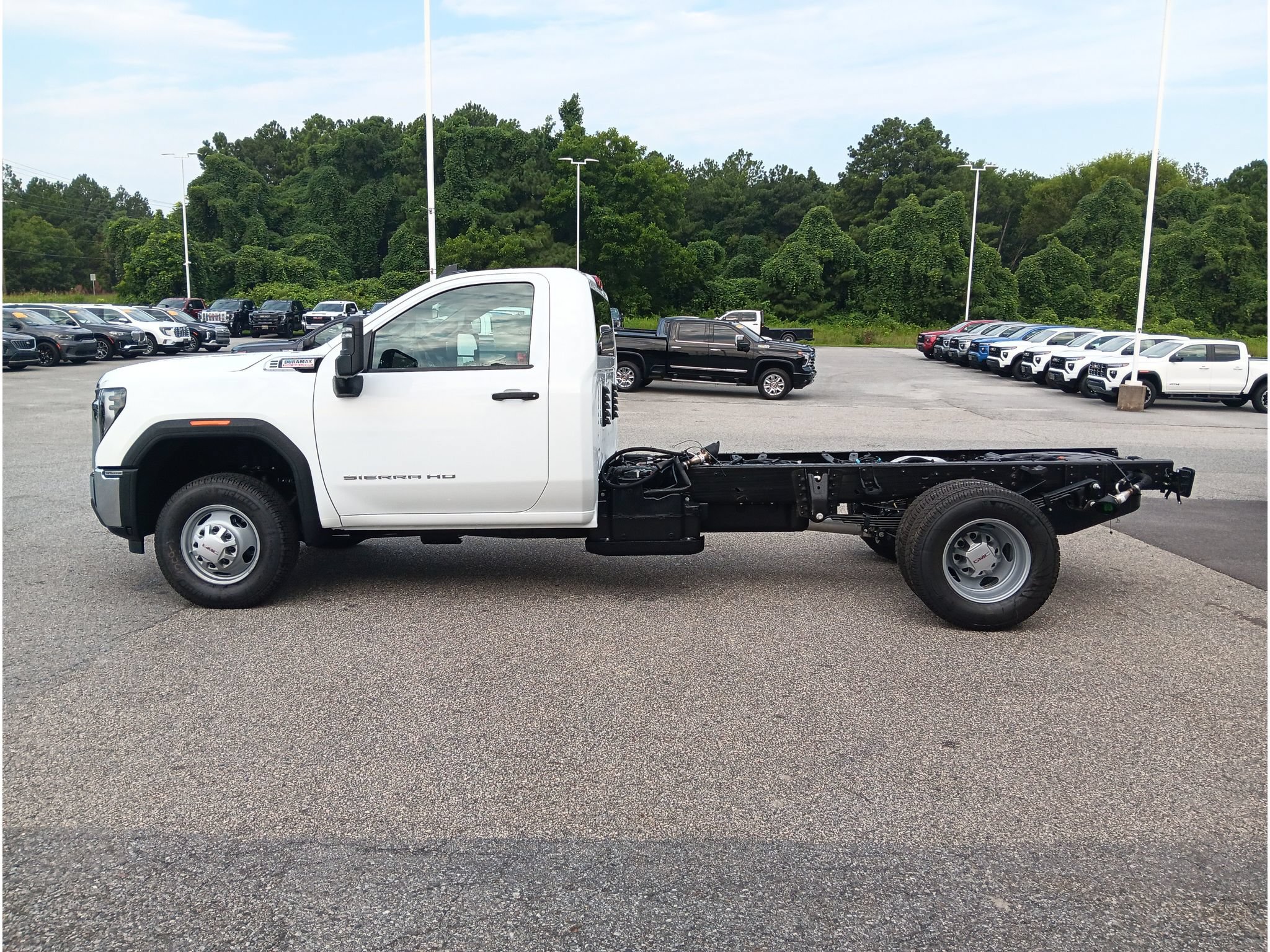 New 2026 GMC Sierra 3500 Pro w/ Convenience Package AWD/4WD image 3