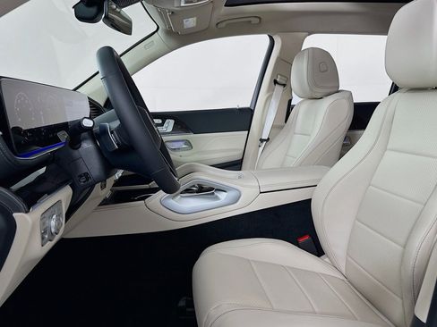 New 2026 Mercedes-Benz GLS 450 4MATIC image 17