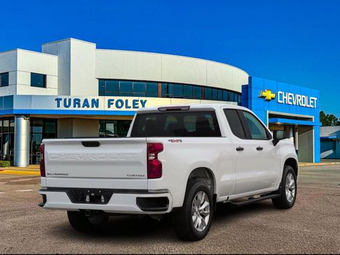 Used 2024 Chevrolet Silverado 1500 Custom image 5