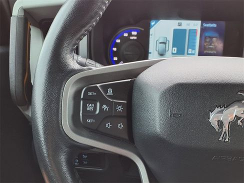 Used 2023 Ford Bronco Badlands image 34