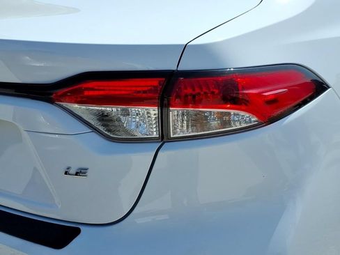 Used 2025 Toyota Corolla LE FWD image 10