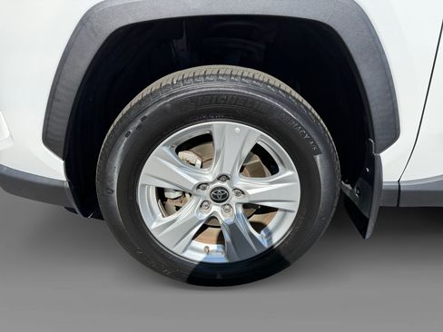 Used 2021 Toyota RAV4 XLE w/ Convenience Package AWD/4WD image 9