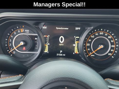 Used 2024 Jeep Gladiator Mojave w/ Safety Group AWD/4WD image 18