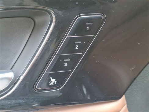 Used 2023 Acura MDX SH-AWD w/ Technology Package image 18