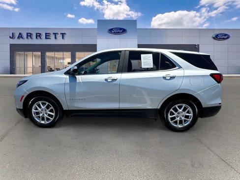 Used 2022 Chevrolet Equinox LT FWD image 4