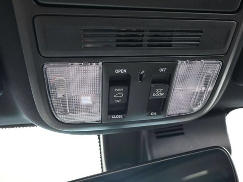 Used 2025 Honda Passport EX-L image 35