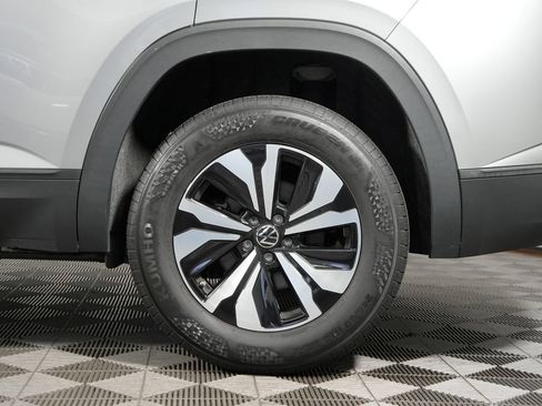 Used 2024 Volkswagen Atlas Cross Sport SE AWD/4WD image 10