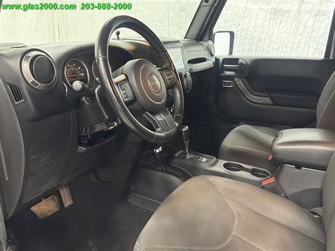 Used 2018 Jeep Wrangler Unlimited Sport S AWD/4WD image 3