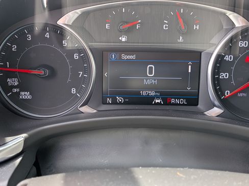 Used 2024 Chevrolet Equinox LT FWD image 29