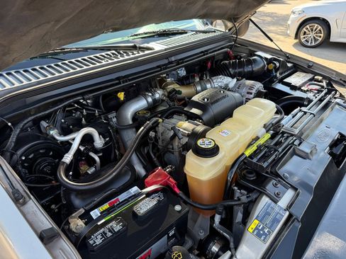 Used 2002 Ford F350 2WD Crew Cab DRW Super Duty image 36