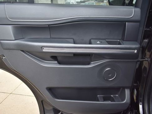 Used 2024 Ford Expedition XLT AWD/4WD image 39