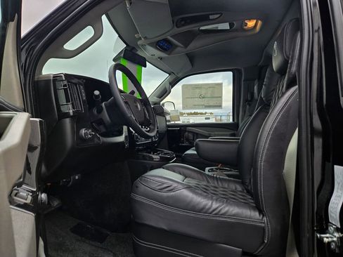 New 2025 GMC Savana 2500 w/ Driver Convenience Package image 25