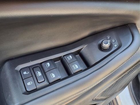 Used 2023 Jeep Grand Cherokee Altitude AWD/4WD image 18