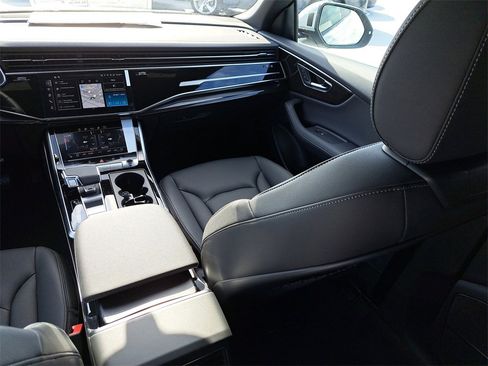 New 2026 Audi Q8 Premium Plus image 25