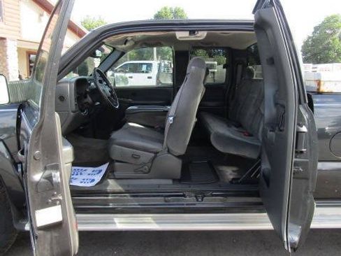 Used 2003 GMC Sierra 2500 SLE w/ Skid Plate Package AWD/4WD image 10
