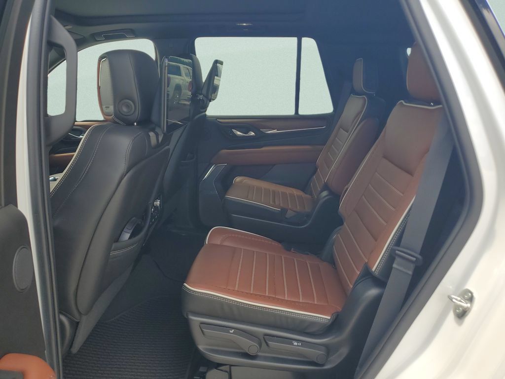 Used 2024 GMC Yukon Denali Ultimate AWD/4WD image 10