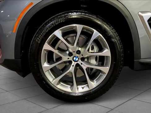 Used 2024 BMW X5 xDrive40i w/ Premium Package image 11