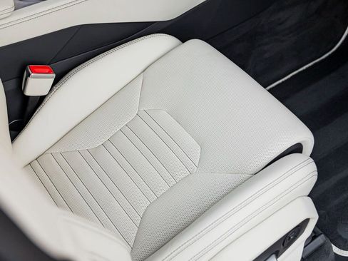 Used 2025 Lamborghini Urus SE image 27