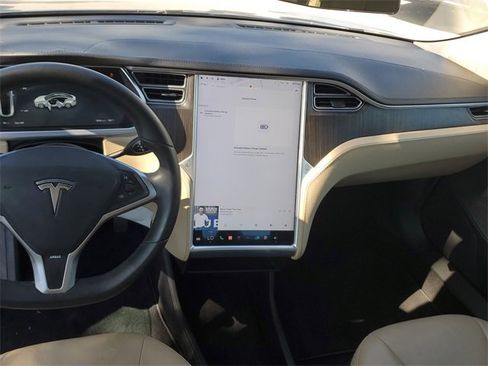 Used 2013 Tesla Model S Base image 13