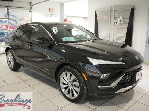 New 2026 Buick Envista Avenir FWD image 1