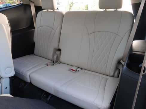 Certified 2022 Buick Enclave Avenir w/ Avenir Technology Package image 32