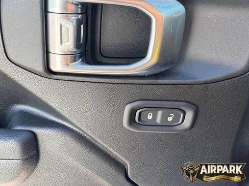 New 2026 Jeep Gladiator Sport AWD/4WD image 34