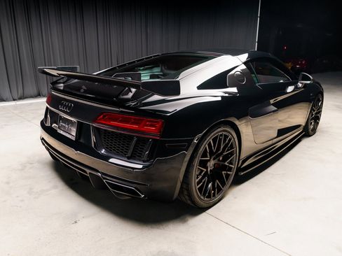 Used 2017 Audi R8 V10 w/ 20" Wheel Package image 15