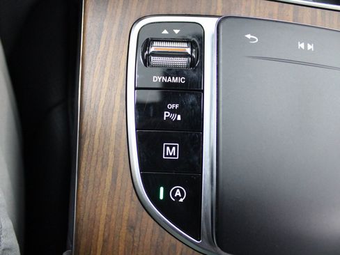 Used 2022 Mercedes-Benz GLC 300 4MATIC w/ Driver Assistance Package image 41