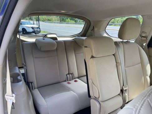 Used 2017 Nissan Pathfinder S AWD/4WD image 15