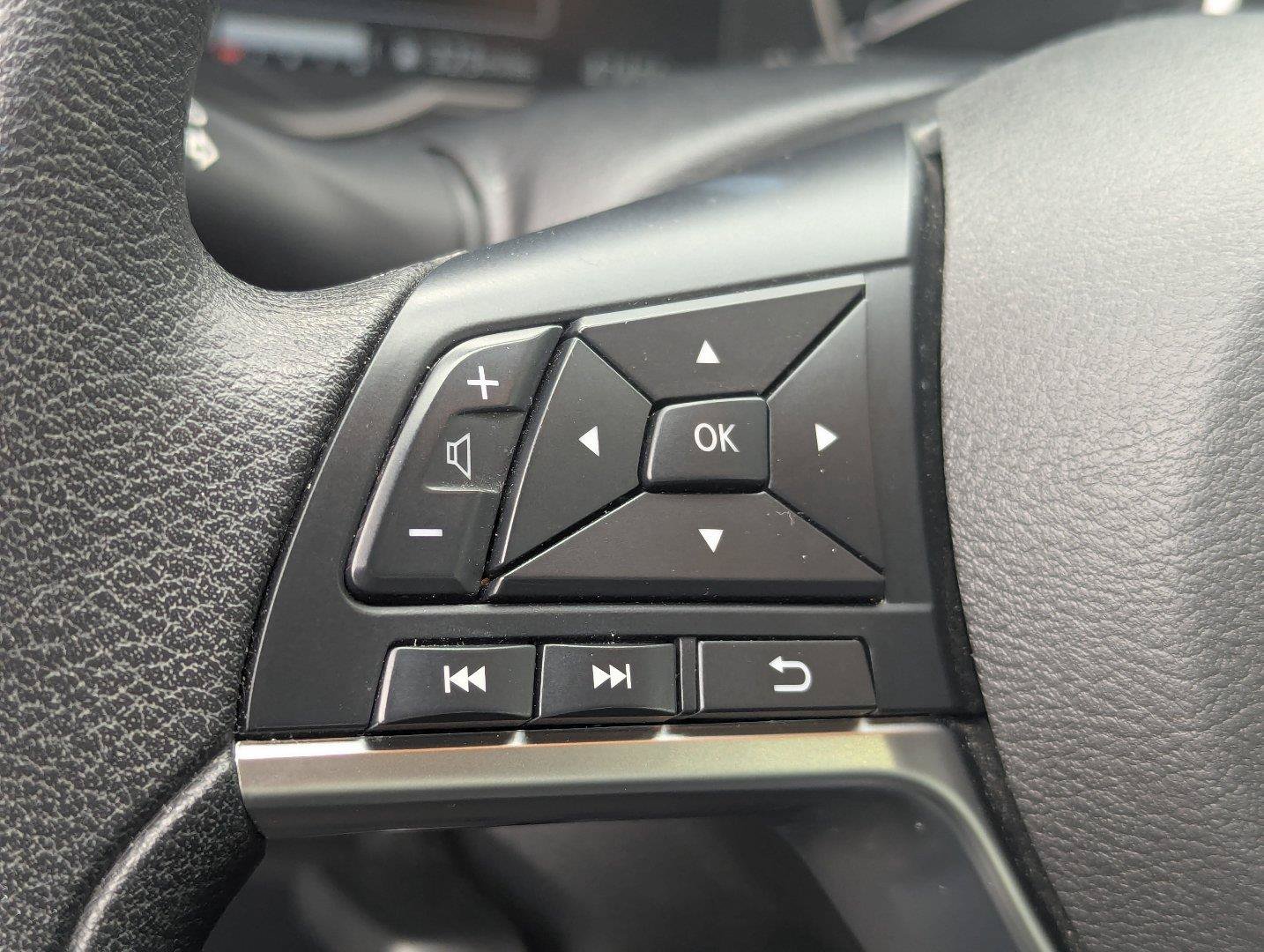 Used 2025 Nissan Versa SV FWD image 15