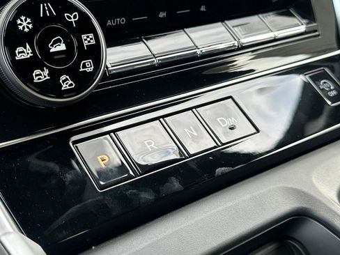 New 2026 Nissan Armada SL w/ Captain's Chari Seat Package image 19