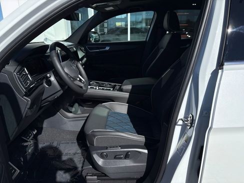 New 2026 Volkswagen Atlas Cross Sport SEL Premium R-Line AWD/4WD image 9