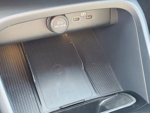 New 2026 Volvo XC40 B5 Ultra w/ Protection Package Premier image 25