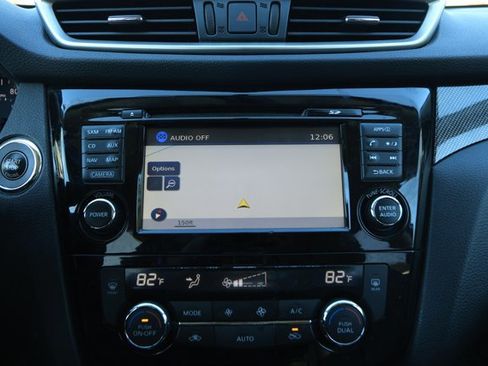 Used 2014 Nissan Rogue SL image 17