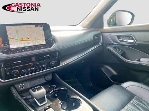 Used 2021 Nissan Rogue Platinum image 32