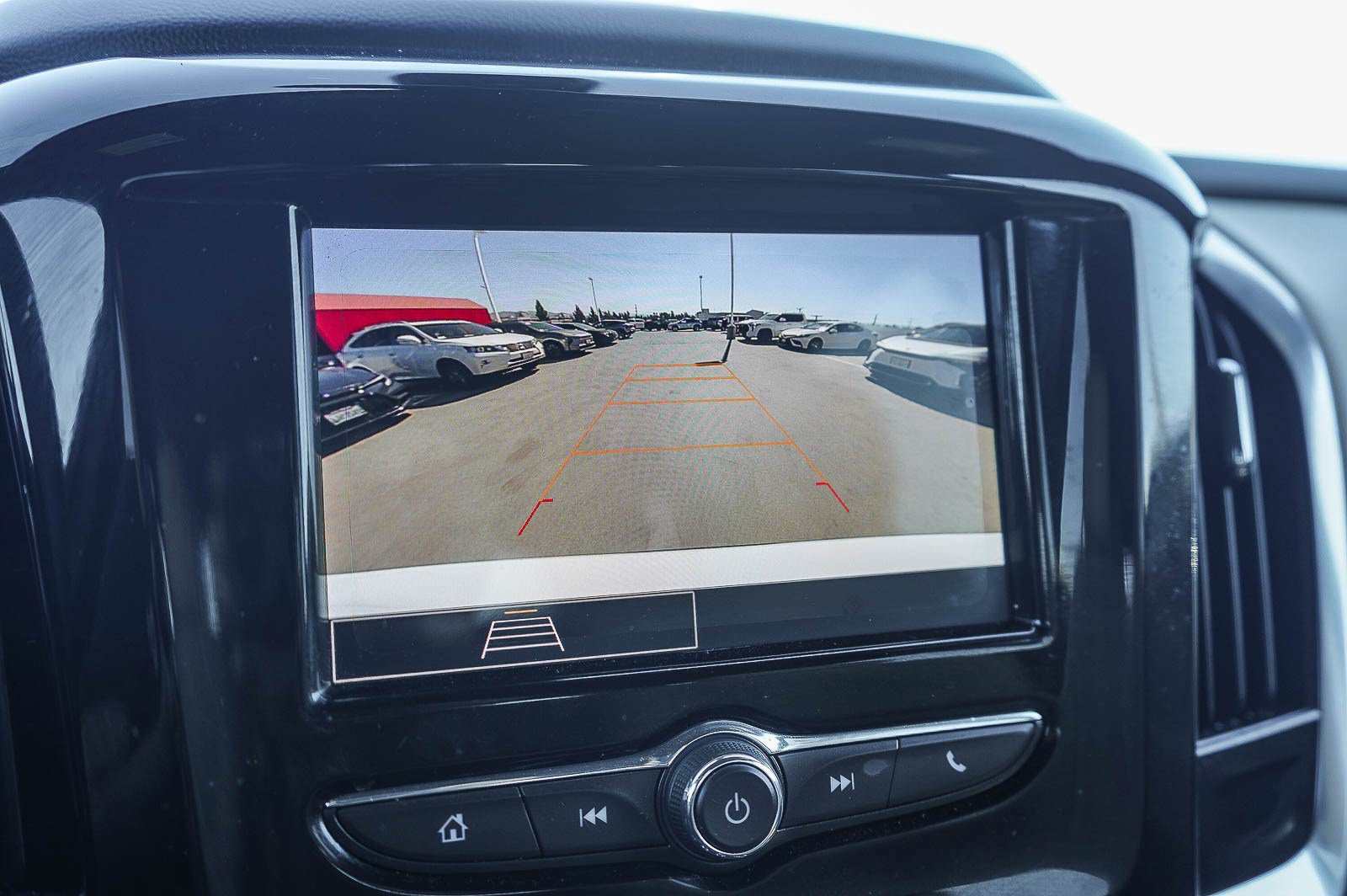Used 2023 Chevrolet Traverse LS FWD image 24