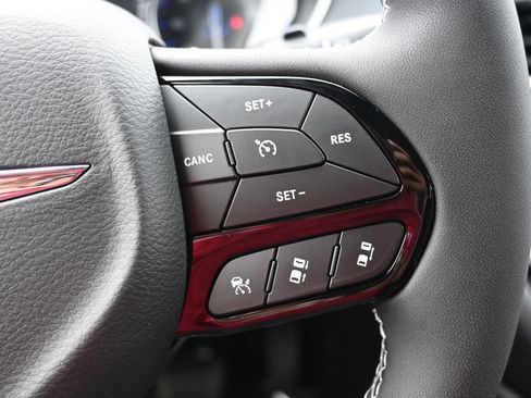 New 2026 Chrysler Pacifica Limited image 10