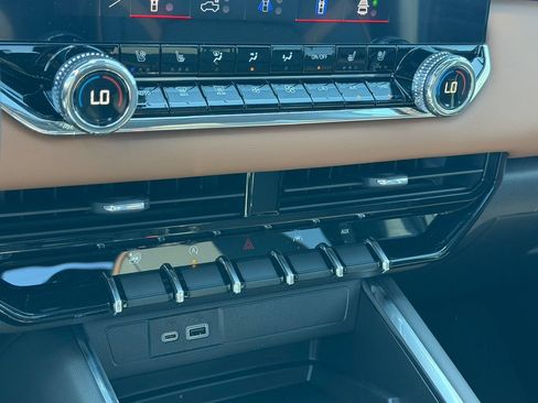 New 2026 GMC Canyon AT4 w/ Technology Plus Package AWD/4WD image 38