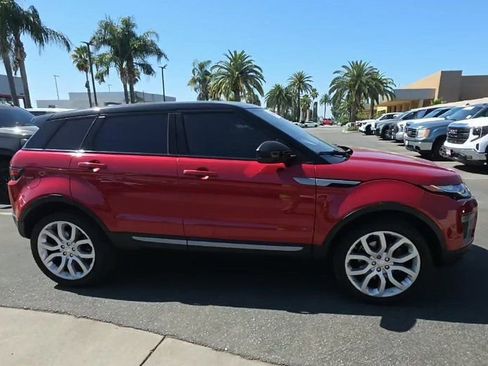 Used 2017 Land Rover Range Rover Evoque SE AWD/4WD image 5